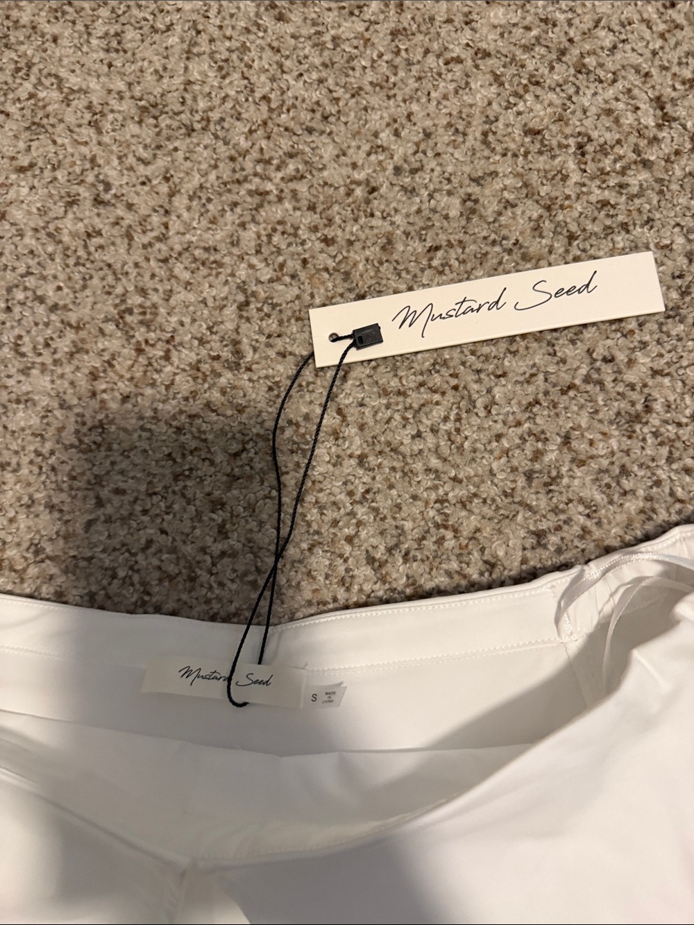 Mustard Seed White Off-Shoulder Button-Down Top - Picture 2 of 3